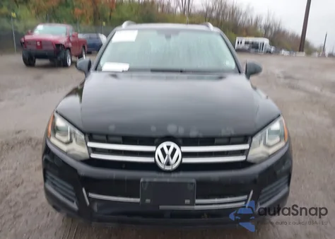 2011 Volkswagen Touareg Tdi Lux z USA, uszkodzony, nr VIN WVGFK9BPXBD005944